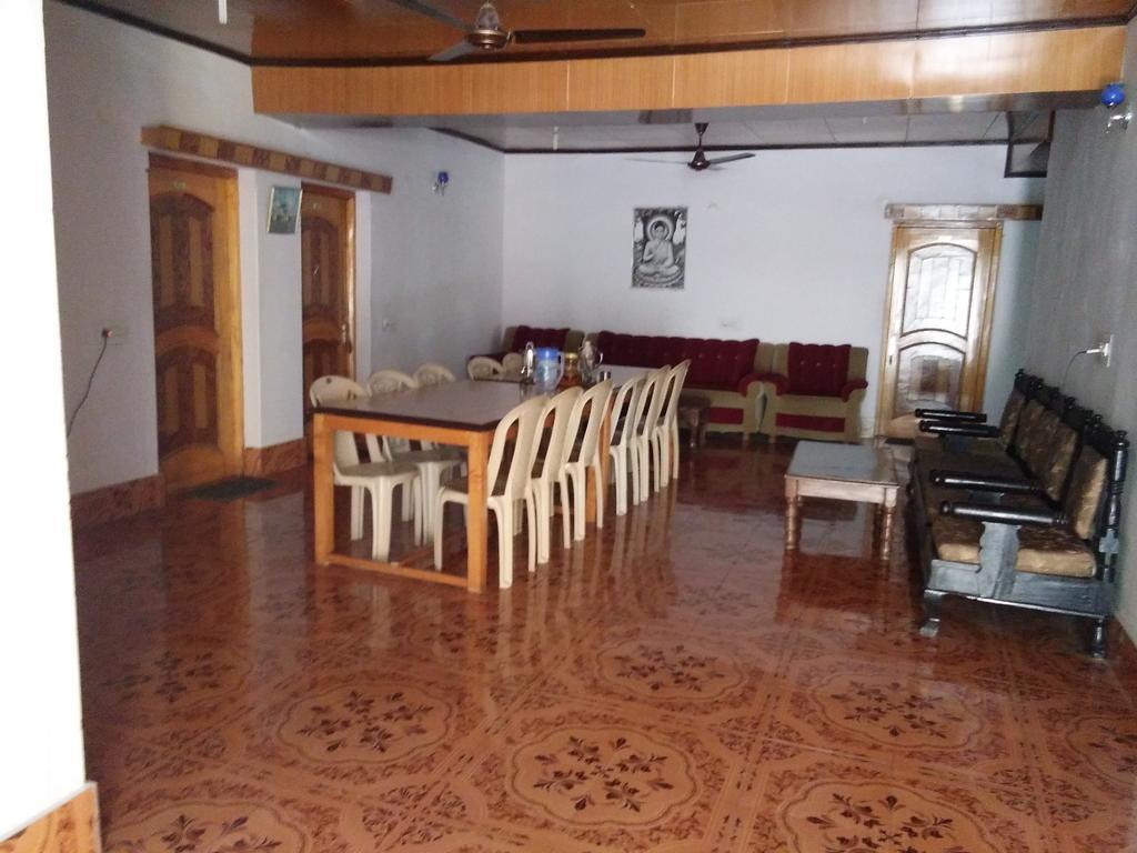 Galaxy Guest House Hundar Bagian luar foto