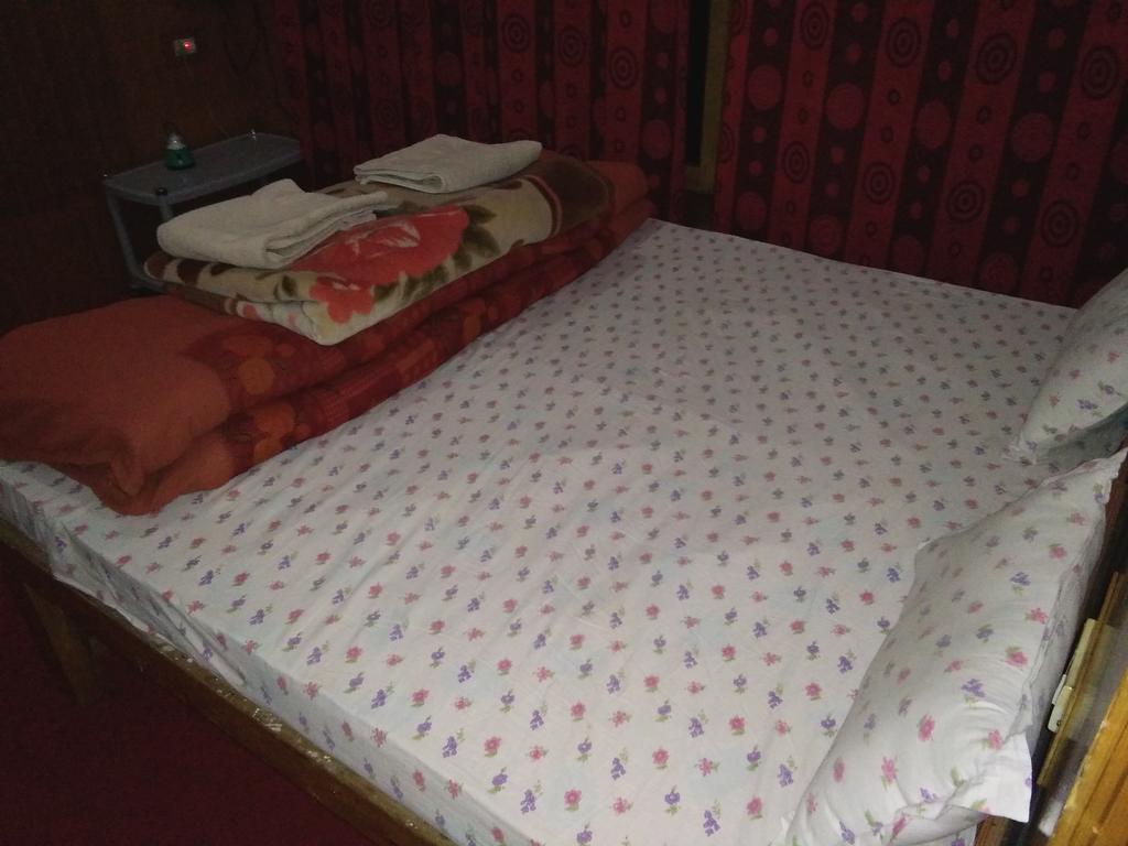 Galaxy Guest House Hundar Bagian luar foto