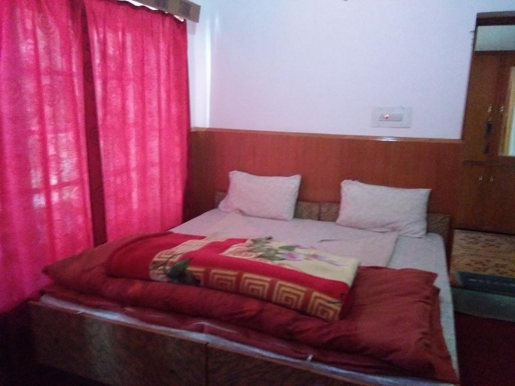 Galaxy Guest House Hundar Bagian luar foto
