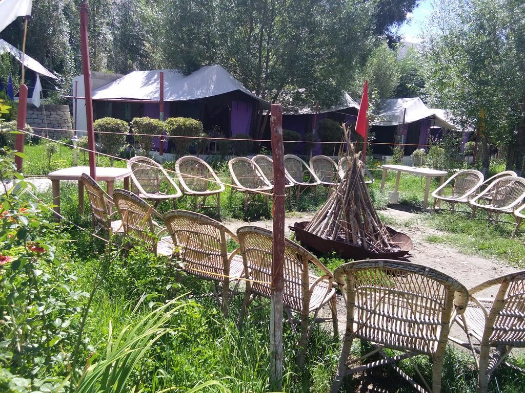 Galaxy Guest House Hundar Bagian luar foto