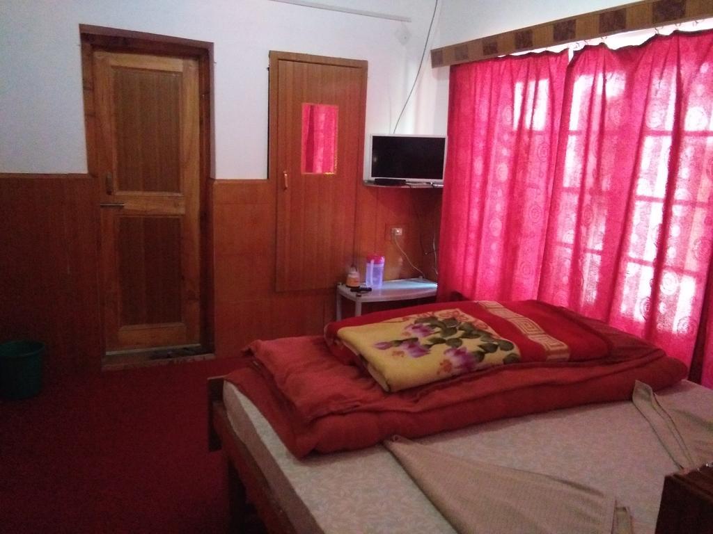 Galaxy Guest House Hundar Bagian luar foto